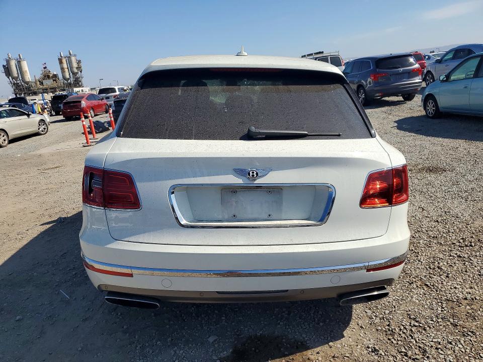 2018 Bentley Bentayga VIN SJAAC2ZV8JC019077 COPART salvage auction — FRONT END, CA - SALVAGE CERTIFICATE, sold $20,500 on 2026-09-18 (photo 6)
