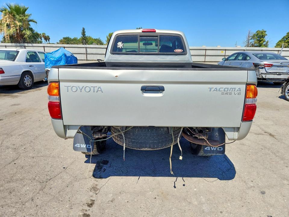 2001 Toyota Tacoma VIN 5TEWN72N01Z809609 COPART salvage auction — MINOR DENT/SCRATCHES, Ca - Dis/Dlr/Exp Only Clean Title, sold $2,400 on 2026-07-31 (photo 6)