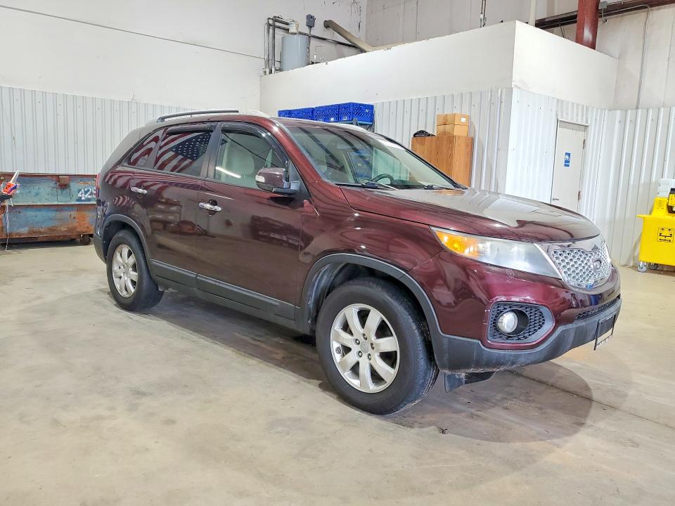 2012 Kia Sorento VIN 5XYKT3A62CG294634 COPART salvage auction — MINOR DENT/SCRATCHES, TX - CERTIFICATE OF TITLE, sold $1,000 on 2026-07-20 (photo 4)