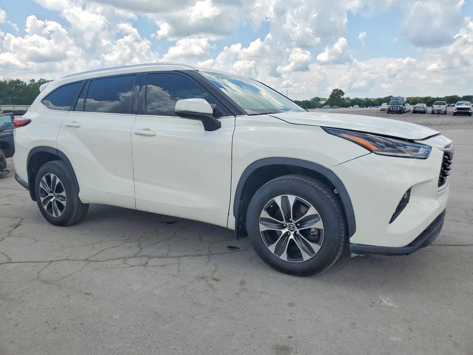 2021 Toyota Highlander VIN 5TDGZRBH8MS079660 COPART salvage auction — NORMAL WEAR, Tn - Cert Of Title-Rebuilt Vehicle, sold $16,700 on 2026-07-27 (photo 4)