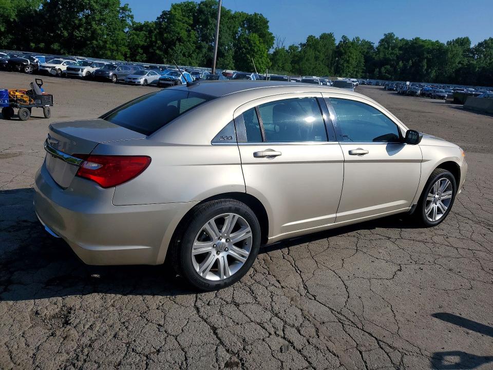 2013 Chrysler 200 VIN 1C3CCBAB8DN762084 COPART salvage auction — REAR END, Ny - Mv-907A Salvage Certificate, sold $450 on 2026-07-16 (photo 3)