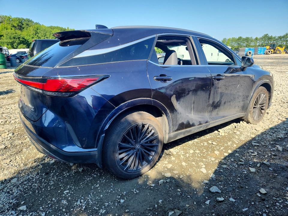 2024 Lexus Rx VIN 2T2BAMCA4RC085845 COPART salvage auction — SIDE, Salvage Title, sold $29,750 on 2026-08-24 (photo 3)