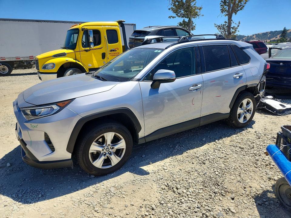 2019 Toyota Rav 4 VIN JTMW1RFV3KD512152 — COPART salvage auction photo