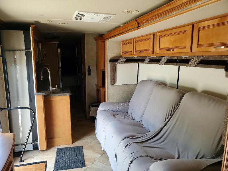 2016 Winn Motorhome VIN 4UZAAJDT2GCHK6350 COPART salvage auction — FRONT END, GA - CERT OF TITLE-SALVAGE, sold $24,900 on 2026-09-10 (photo 6)