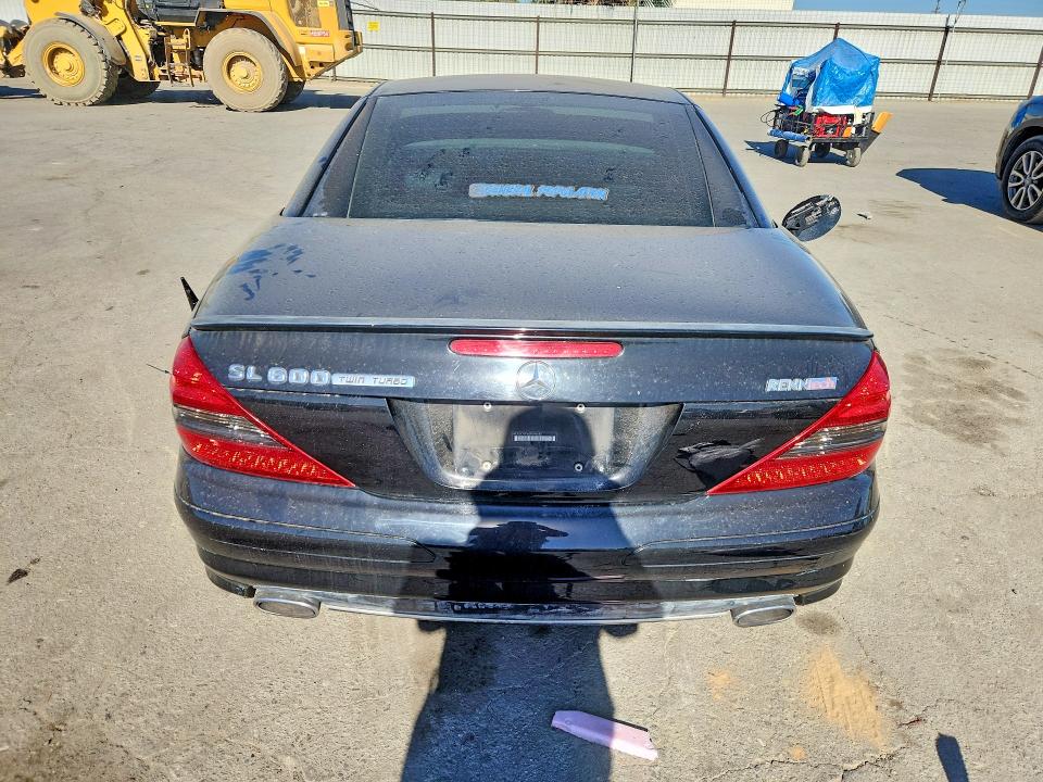 2005 Mercedes-benz Sl-class VIN WDBSK76F65F096680 COPART salvage auction — MINOR DENT/SCRATCHES, Ca - Dis/Dlr/Exp Only Clean Title, sold $4,400 on 2026-08-07 (photo 6)