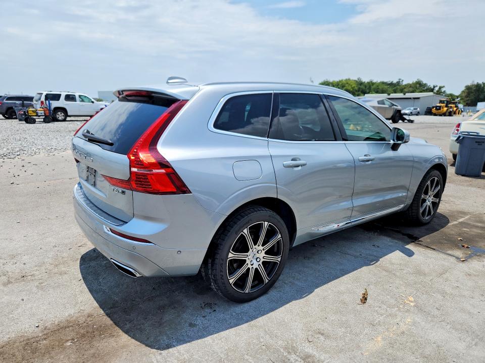 2018 Volvo Xc60 VIN YV4A22RL3J1009789 COPART salvage auction — VANDALISM, Fl - Cert Of Title Slvg Rebuildable, sold $5,700 on 2026-08-10 (photo 3)