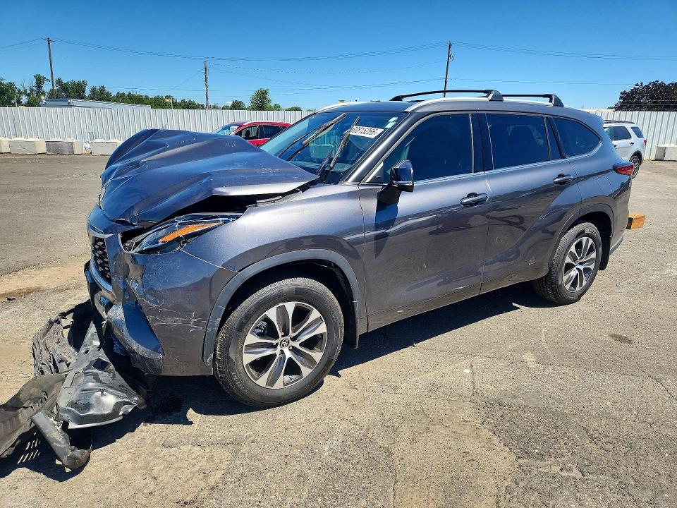 2022 Toyota Highlander VIN 5TDHZRBH1NS169657 — COPART salvage auction photo