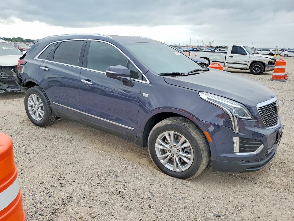 2025 Cadillac Xt5 VIN 1GYKNAR41SZ136877 COPART salvage auction — REAR END, Tx - Salvage Vehicle Title, sold $7,900 on 2026-08-10 (photo 4)