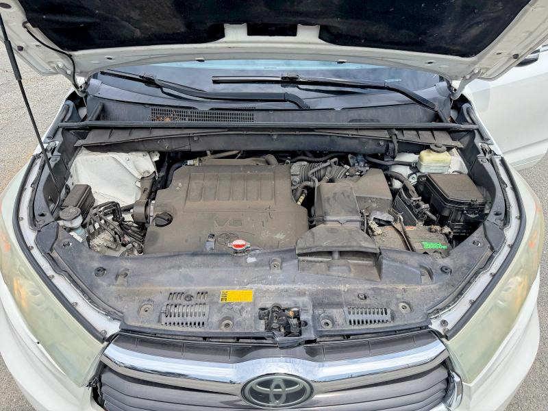 2015 Toyota Highlander VIN 5TDYKRFH2FS110262 COPART salvage auction — MINOR DENT/SCRATCHES, MA - CERTIFICATE OF TITLE (P), sold $9,600 on 2026-07-21 (photo 7)