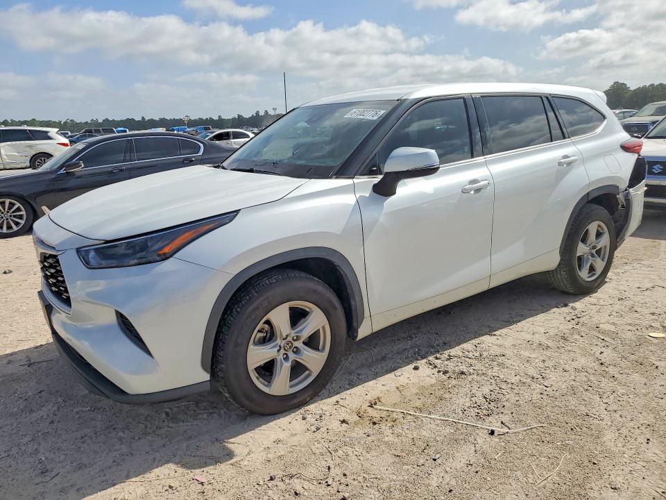 2022 Toyota Highlander VIN 5TDCZRAH7NS099643 — COPART salvage auction photo