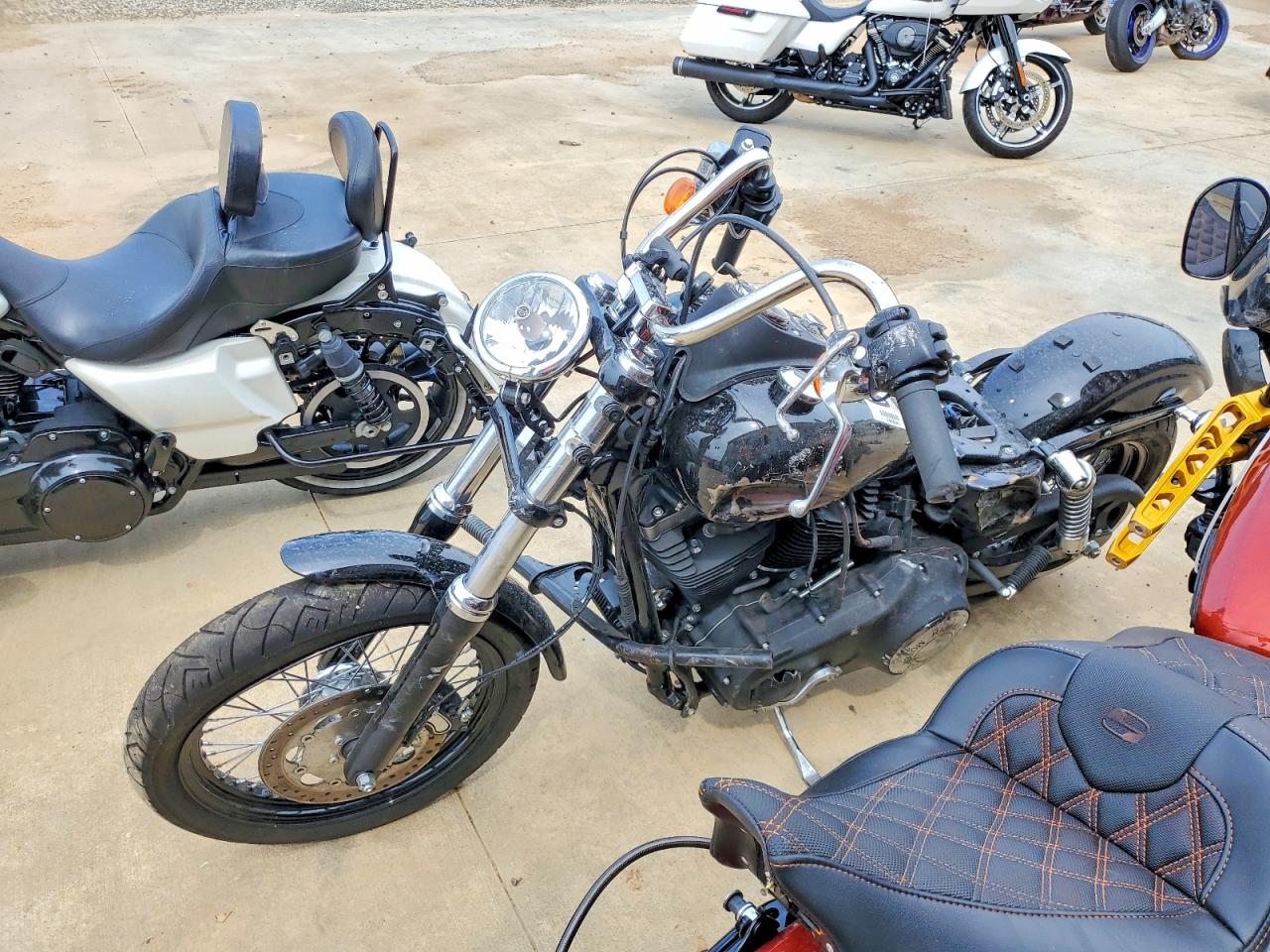 2017 Harley-davidson Fxdb VIN 1HD1GXM12HC316391 COPART salvage auction — All Over, NC - SALVAGE CERTIFICATE OF TITLE, sold $525 on 2026-08-19 (photo 3)