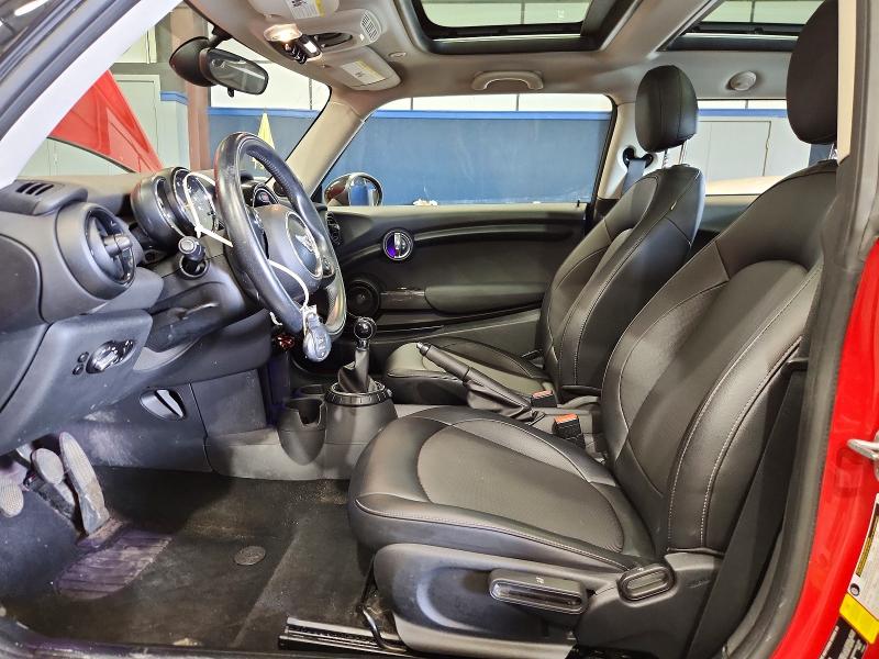 2015 Mini Cooper VIN WMWXM5C55F3A97341 COPART salvage auction — MINOR DENT/SCRATCHES, ME - CERTIFICATE OF TITLE (P), sold $2,350 on 2026-07-27 (photo 7)