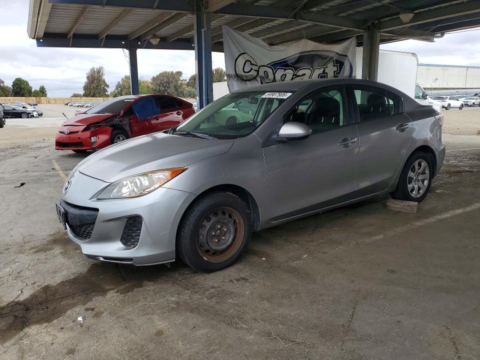 2013 Mazda 3 VIN JM1BL1TG9D1728642 COPART salvage auction — MINOR DENT/SCRATCHES, CA - DIS/DLR/EXP ONLY CLEAN TITLE, sold $300 on 2026-07-28 (photo 1)