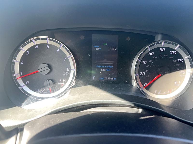 2022 Toyota Highlander VIN 5TDZZRAH3NS107358 COPART salvage auction — MINOR DENT/SCRATCHES, Tx - Certificate Of Title (P), sold $15,100 on 2026-07-27 (photo 8)
