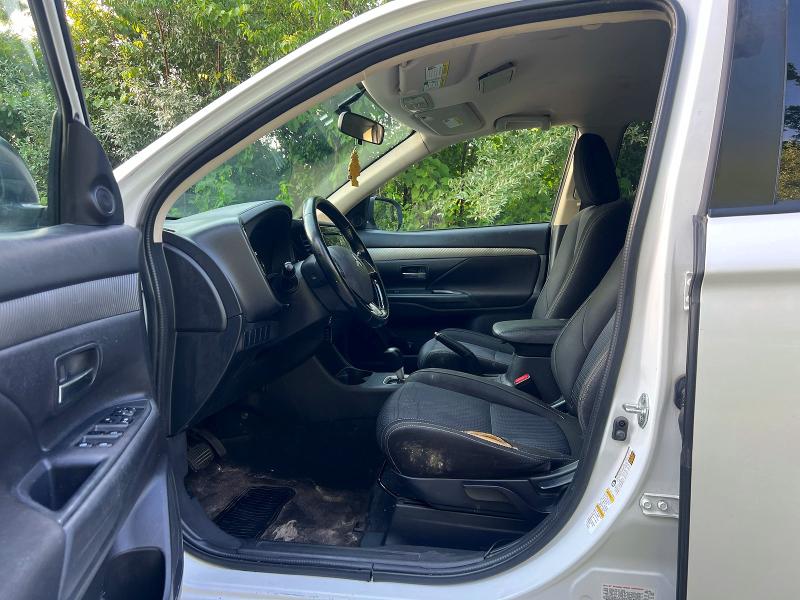 2016 Mitsubishi Outlander VIN JA4AZ3A34GZ037976 COPART salvage auction — NORMAL WEAR, Salvage Title, sold $2,800 on 2026-07-17 (photo 5)