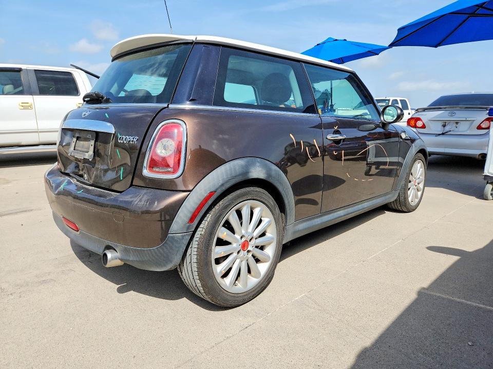 2010 Mini Cooper VIN WMWMF3C53ATZ66607 COPART salvage auction — REAR END, Tx - Salvage Vehicle Title, sold $925 on 2026-08-10 (photo 3)