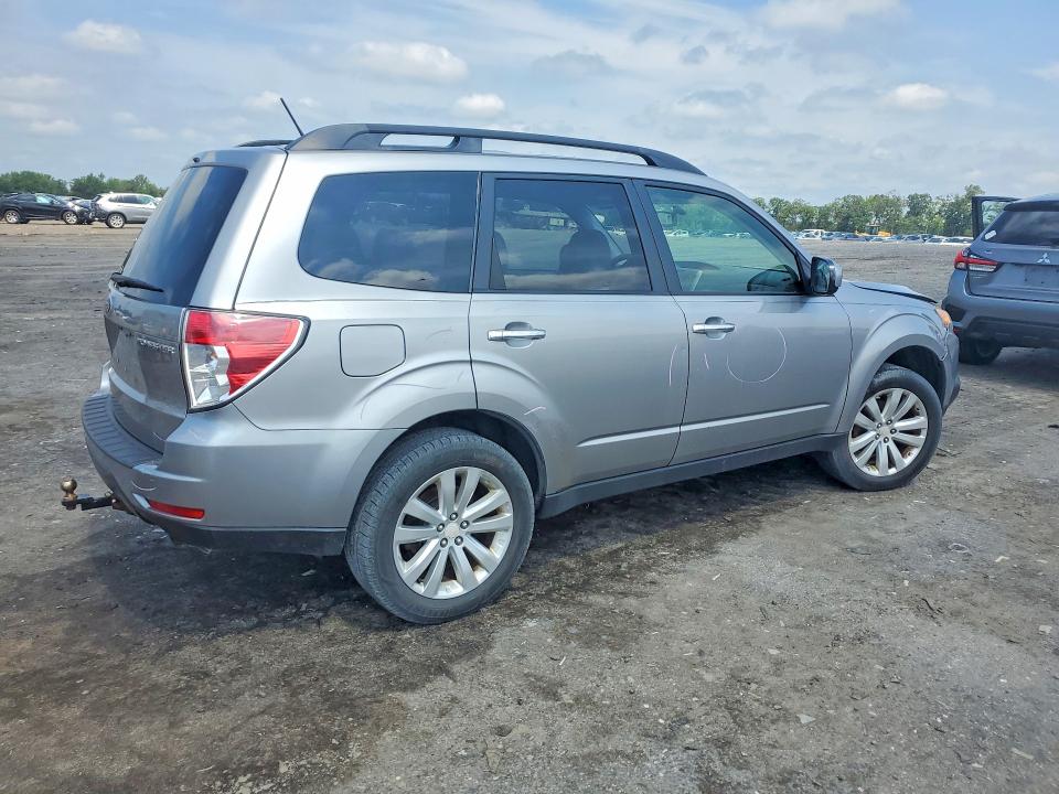 2011 Subaru Forester VIN JF2SHBDC2BH772300 COPART salvage auction — FRONT END, Va - Cert Of Title - Salvage, sold $425 on 2026-07-22 (photo 3)
