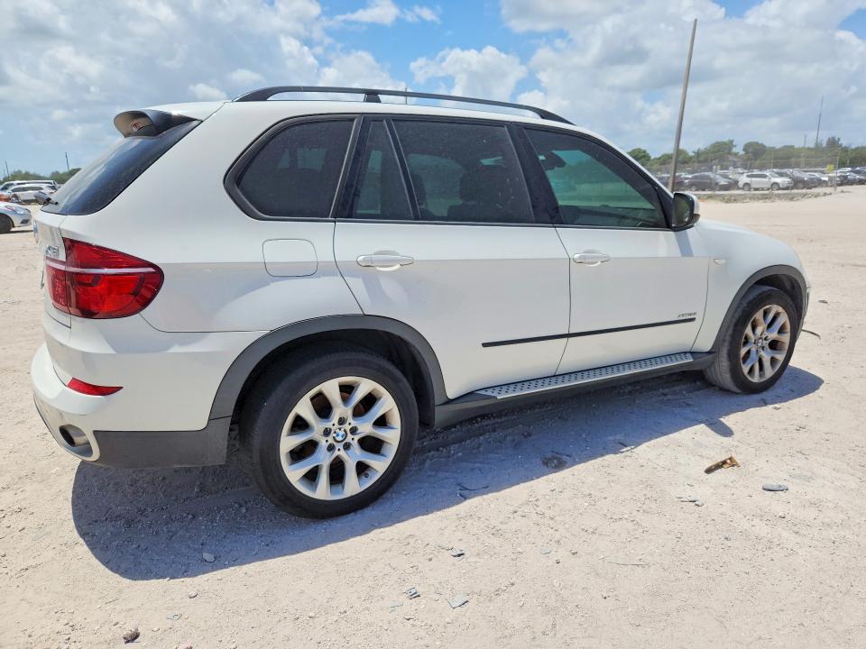 2011 BMW X5 VIN 5UXZV4C56BL738232 COPART salvage auction — MINOR DENT/SCRATCHES, VA - CERTIFICATE OF TITLE, sold $275 on 2026-07-28 (photo 3)