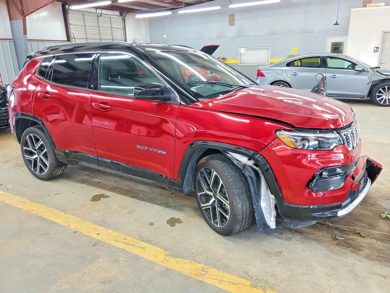 2025 Jeep Compass VIN 3C4NJDCN9ST614813 COPART salvage auction — Front End, FL - DLR ONLY SALVAGE/REBUILDABLE (P), sold $4,900 on 2026-09-02 (photo 4)