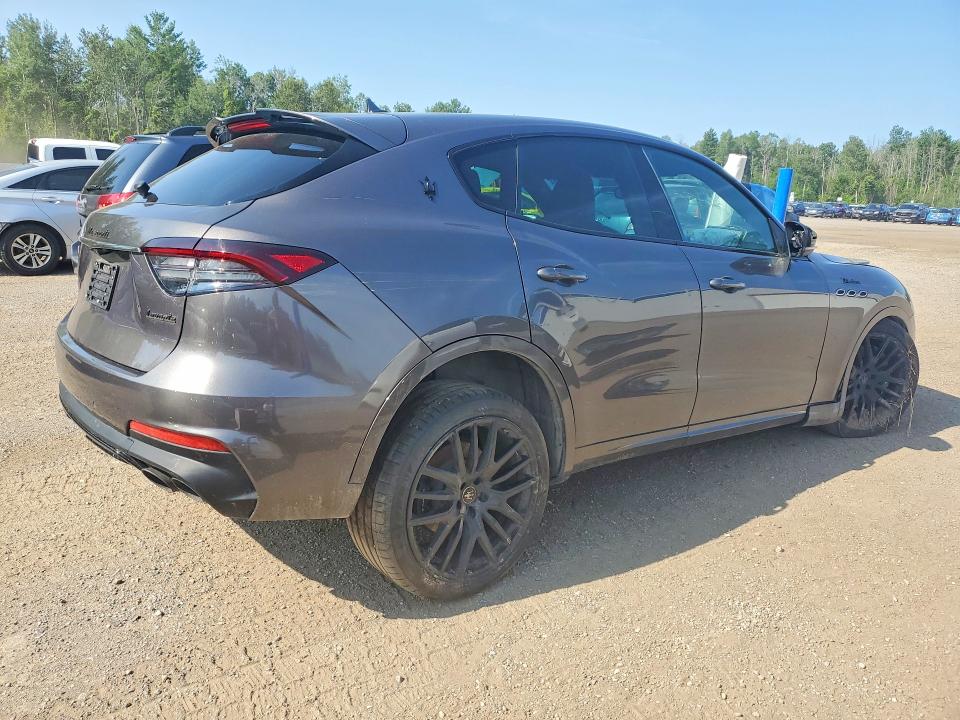 2022 Maserati Levante VIN ZN661YUM5NX386382 COPART salvage auction — FRONT END, On - Permit No Brand - Unfit, sold $3,550 on 2026-07-30 (photo 3)