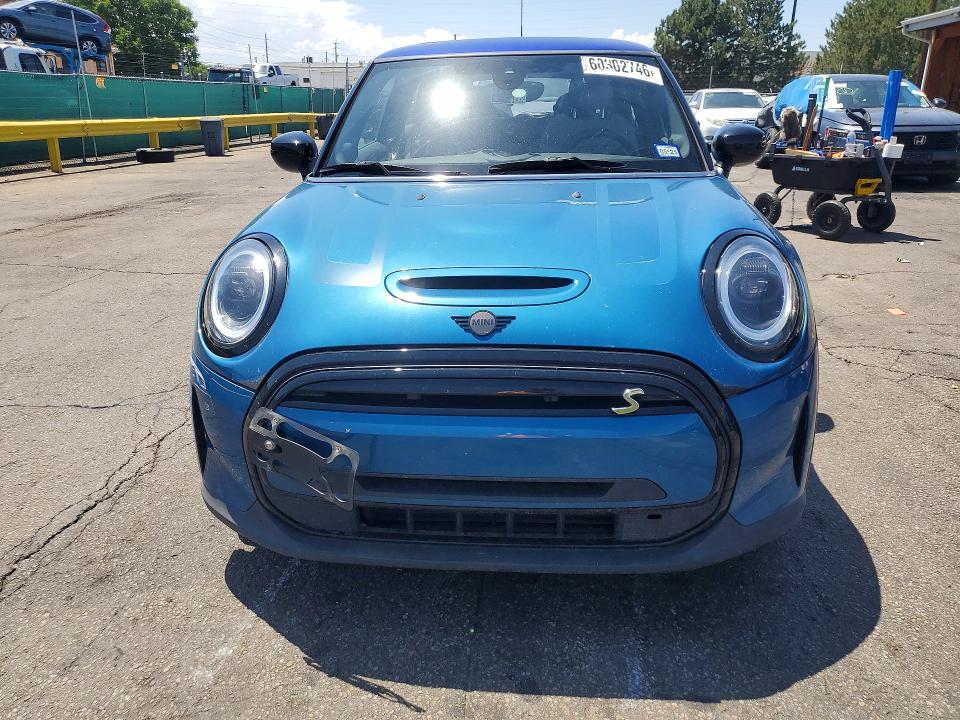 2022 Mini Cooper VIN WMW13DJ03N2P63088 COPART salvage auction — REAR END, Az - Cert Of Title - Salvage, sold $4,000 on 2026-08-11 (photo 5)