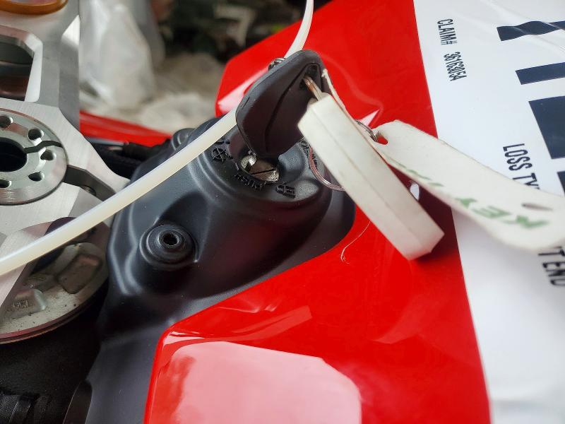 2023 Ducati Panigale VIN ZDMDAGWWXPB002862 COPART salvage auction — FRONT END, ON - PERMIT IRREPAIRABLE, sold $6,600 on 2026-08-13 (photo 8)