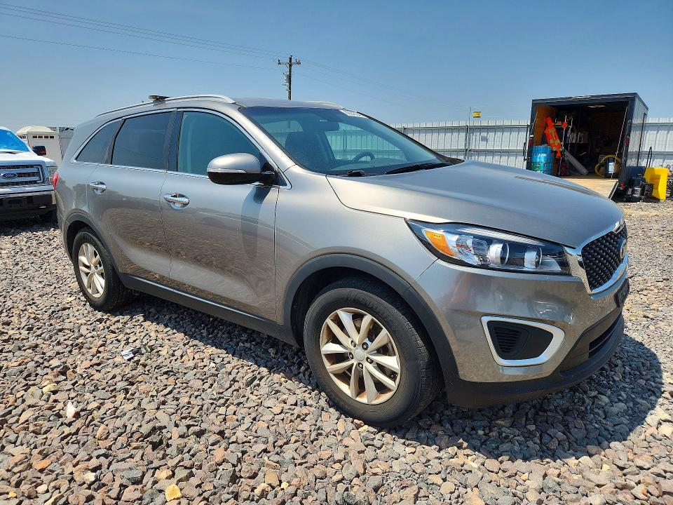 2017 Kia Sorento VIN 5XYPG4A55HG242073 COPART salvage auction — HAIL, MO - CERTIFICATE OF TITLE, sold $1,100 on 2026-07-27 (photo 4)