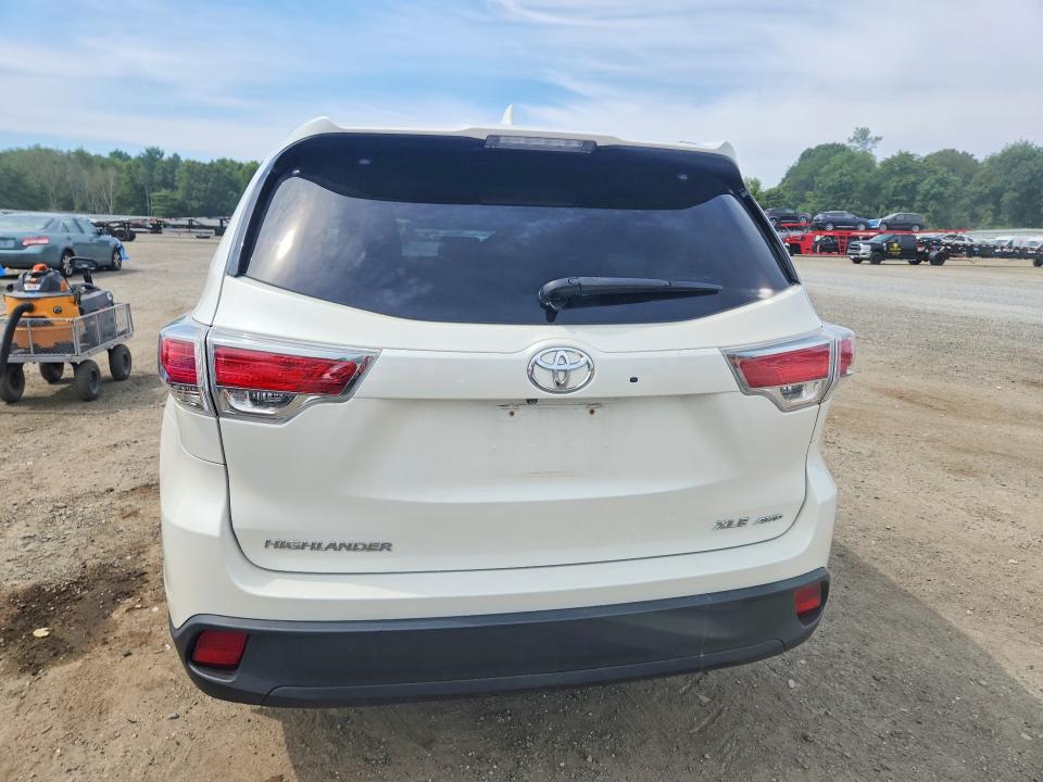 2014 Toyota Highlander VIN 5TDJKRFH3ES046653 COPART salvage auction — FRONT END, MA - CERT OF TITLE-RECONSTRCTD COLL, sold $300 on 2026-07-29 (photo 6)