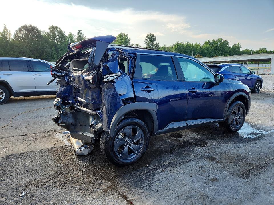 2026 Nissan Rogue VIN 5N1BT3BB5TC748614 COPART salvage auction — REAR END, Tn - Certificate Of Title (P), sold $9,800 on 2026-07-27 (photo 3)