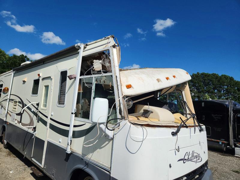 2000 Workhorse custom chassis VIN 5B4LP37J6Y3317032 COPART salvage auction — ALL OVER, AR - CERTIFICATE OF TITLE, sold $275 on 2026-09-15 (photo 9)