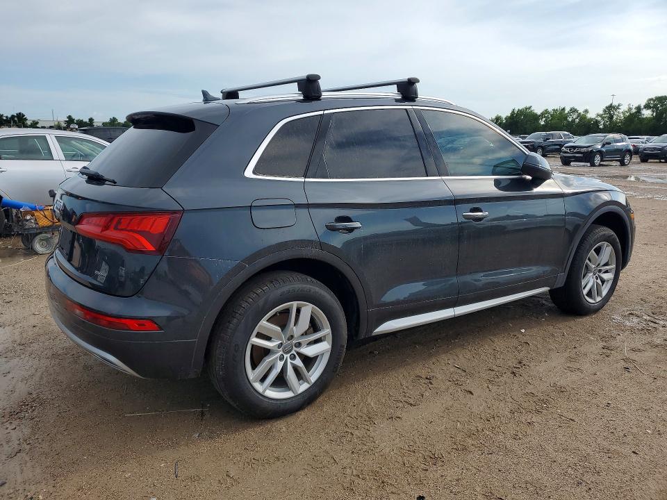 2020 Audi Q5 VIN WA1ANAFY2L2019385 COPART salvage auction — WATER/FLOOD, Tx - Salvage Title-Flood Damage, sold $5,400 on 2026-07-28 (photo 3)