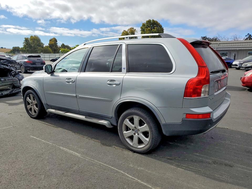 2011 Volvo Xc90 VIN YV4852CZ3B1582664 COPART salvage auction — MINOR DENT/SCRATCHES, CA - DIS/DLR/EXP ONLY CLEAN TITLE, sold $775 on 2026-07-15 (photo 2)