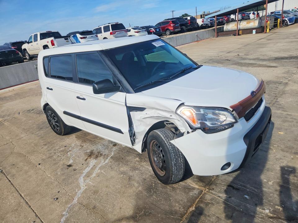2011 Kia Soul VIN KNDJT2A11B7717239 COPART salvage auction — FRONT END, Tx - Salvage Vehicle Title, sold $725 on 2026-07-23 (photo 4)