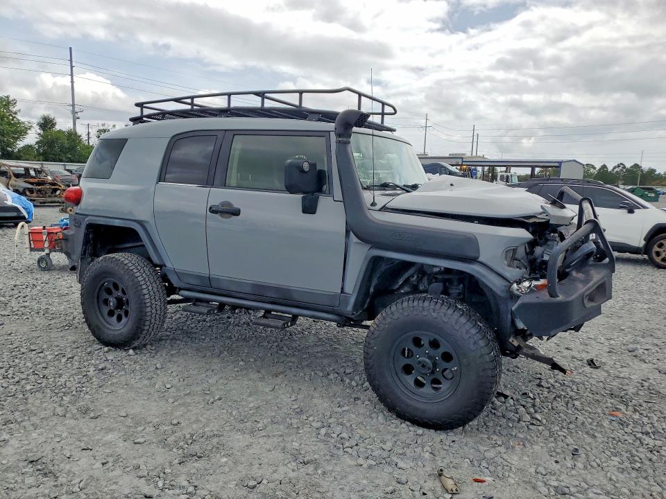 2013 Toyota Fj cruiser VIN JTEBU4BF8DK156105 COPART salvage auction — FRONT END, FL - CERT OF TITLE SLVG REBUILDABLE, sold $5,200 on 2026-08-18 (photo 4)