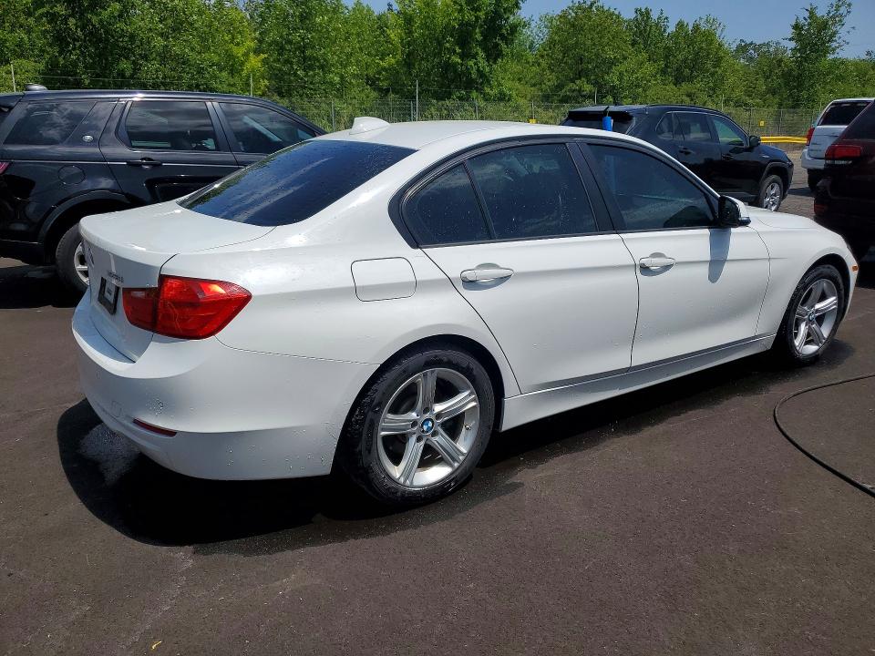 2015 BMW 3er VIN WBA3B5G53FNS18562 COPART salvage auction — MINOR DENT/SCRATCHES, Mi - Dealer Only Clean Title, sold $3,950 on 2026-07-10 (photo 3)