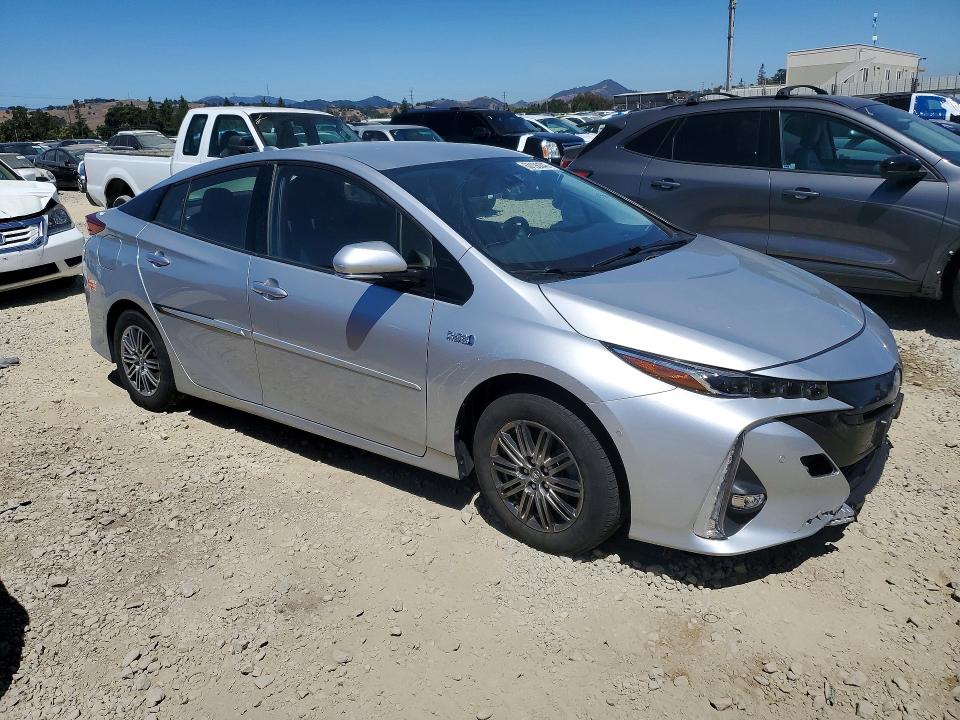 2017 Toyota Prius VIN JTDKARFP2H3015088 COPART salvage auction — FRONT END, Ca - Salvage Certificate, sold $7,700 on 2026-07-21 (photo 4)