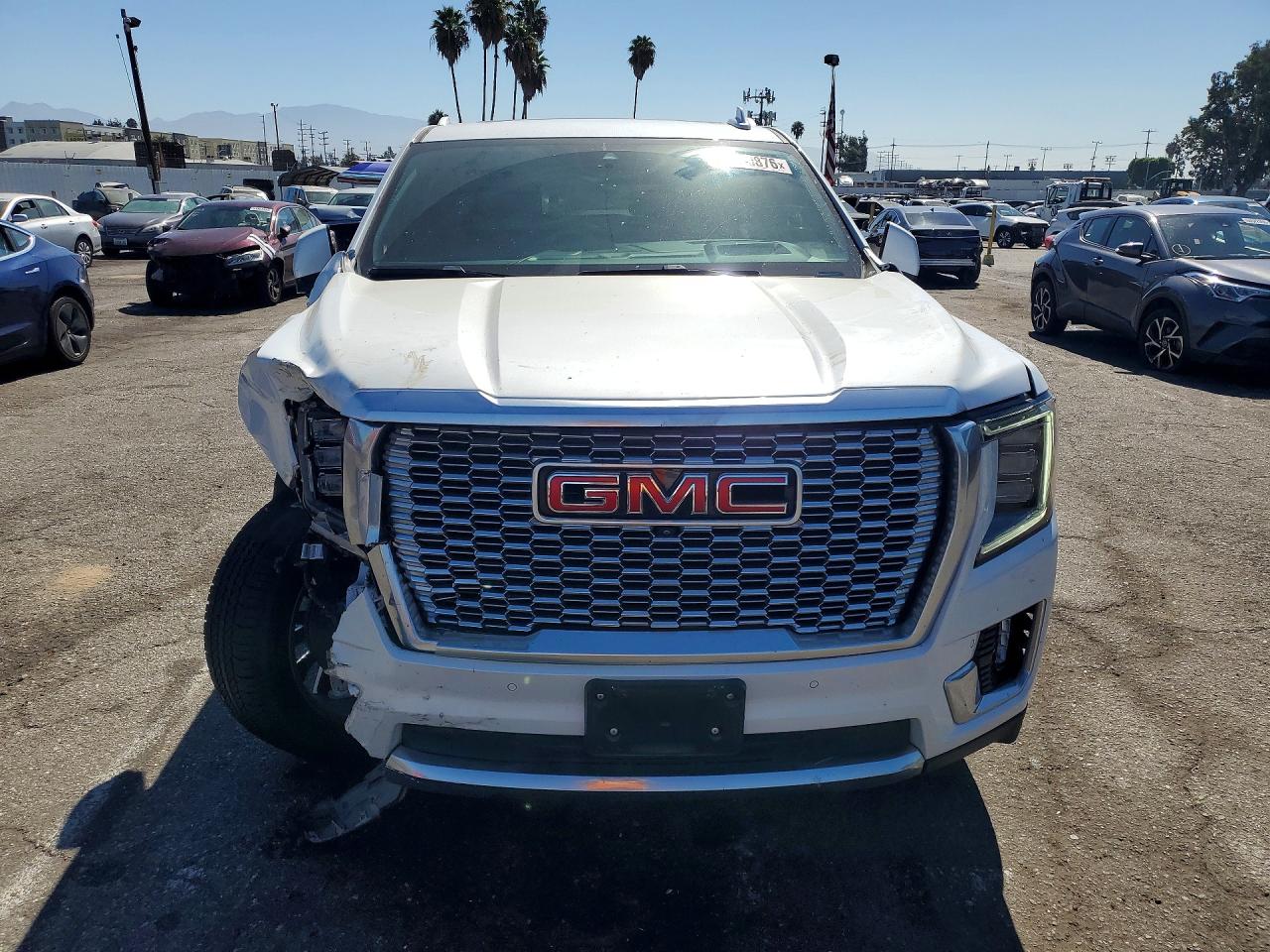 2023 GMC Yukon VIN 1GKS2DKL3PR371357 COPART salvage auction — Front End, Sc - Salvage Title, sold $31,250 on 2026-09-25 (photo 5)