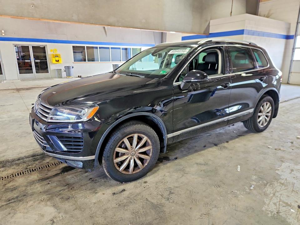 2016 Volkswagen Touareg VIN WVGEF9BP3GD012239 COPART salvage auction — REAR END, Va - Cert Of Title - Salvage, sold $1,050 on 2026-07-31 (photo 1)