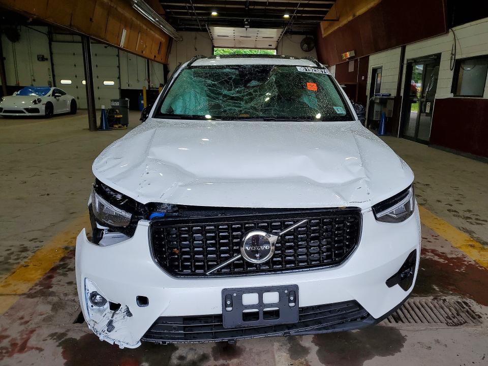 2026 Volvo Xc40 VIN YV4L12UC6T2735551 COPART salvage auction — FRONT END, AZ - CERT OF TITLE - SALVAGE, sold $7,200 on 2026-08-05 (photo 5)