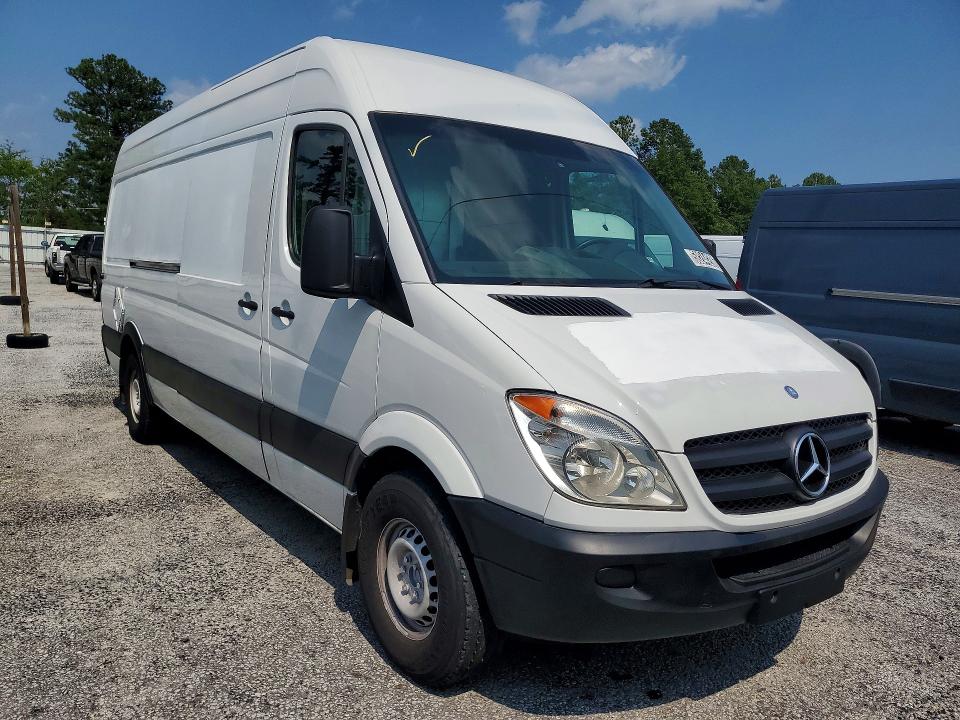 2012 Mercedes-benz Sprinter VIN WD3PE8CB6C5703602 COPART salvage auction — MINOR DENT/SCRATCHES, Ga - Certificate Of Title, sold $125 on 2026-07-30 (photo 4)