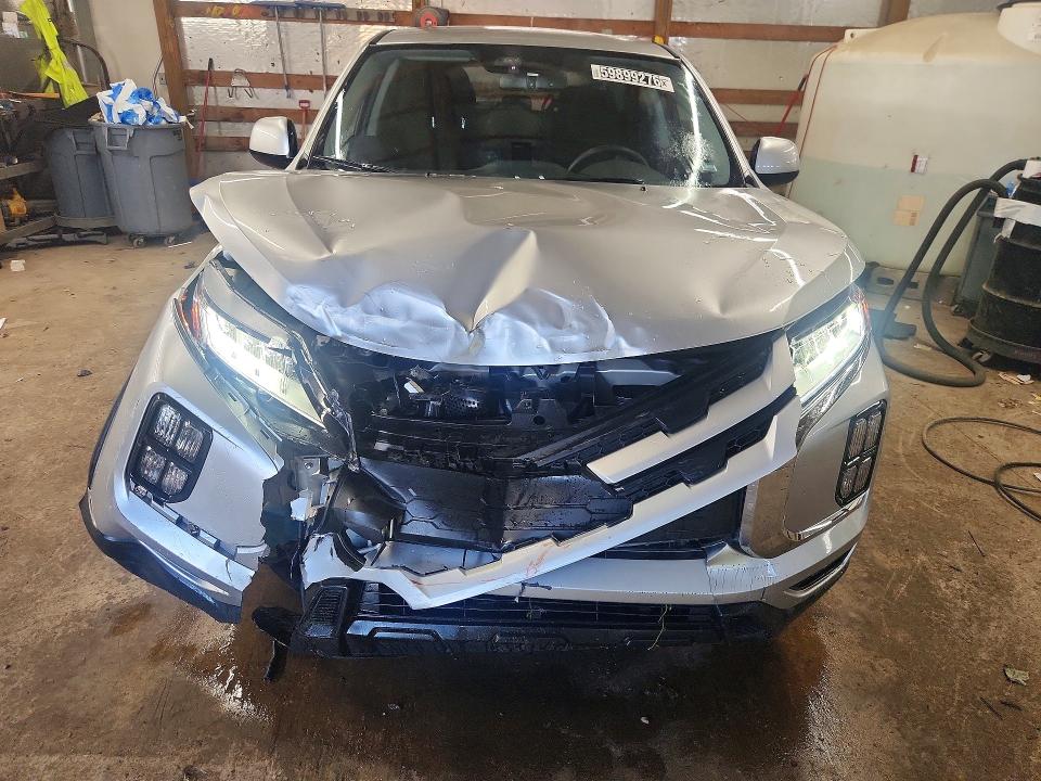 2026 Mitsubishi VIN JA4ARUAU9TU002713 COPART salvage auction — FRONT END, Ky - Certificate Of Title (P), sold $8,800 on 2026-07-08 (photo 5)