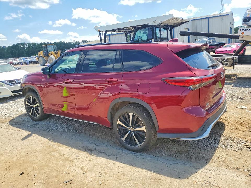 2021 Toyota Highlander VIN 5TDJZRBH0MS067654 COPART salvage auction — MINOR DENT/SCRATCHES, MS - CERTIFICATE OF TITLE, sold $16,300 on 2026-07-24 (photo 2)