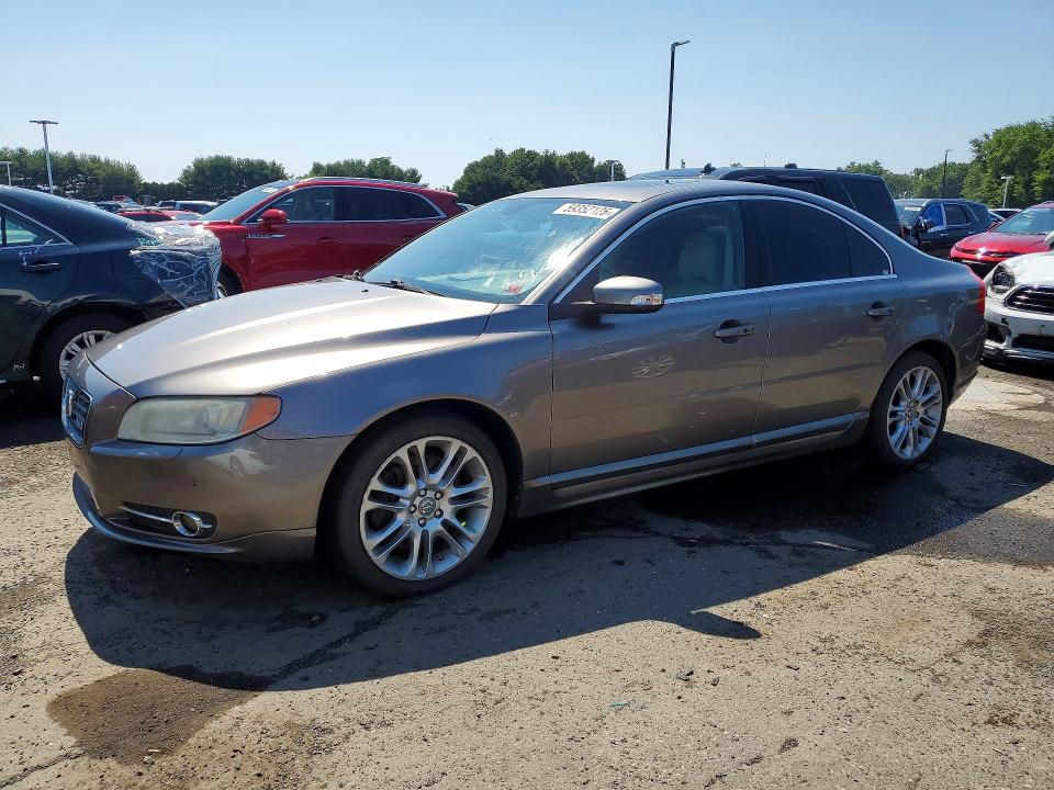 2007 Volvo S80 VIN YV1AH852471044555 COPART salvage auction — MINOR DENT/SCRATCHES, CT - CERTIFICATE OF TITLE, sold $475 on 2026-07-09 (photo 1)