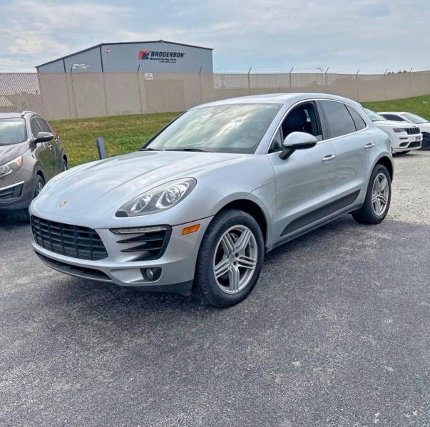 2017 Porsche Macan VIN WP1AB2A56HLB10242 COPART salvage auction — NORMAL WEAR, IL - CERTIFICATE OF TITLE (P), sold $8,200 on 2026-08-04 (photo 2)