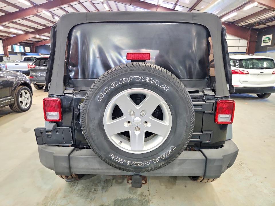 2013 Jeep Wrangler unlimited VIN 1C4BJWDG8DL503263 COPART salvage auction — MINOR DENT/SCRATCHES, MA - CERTIFICATE OF TITLE (P), sold $2,850 on 2026-07-10 (photo 6)