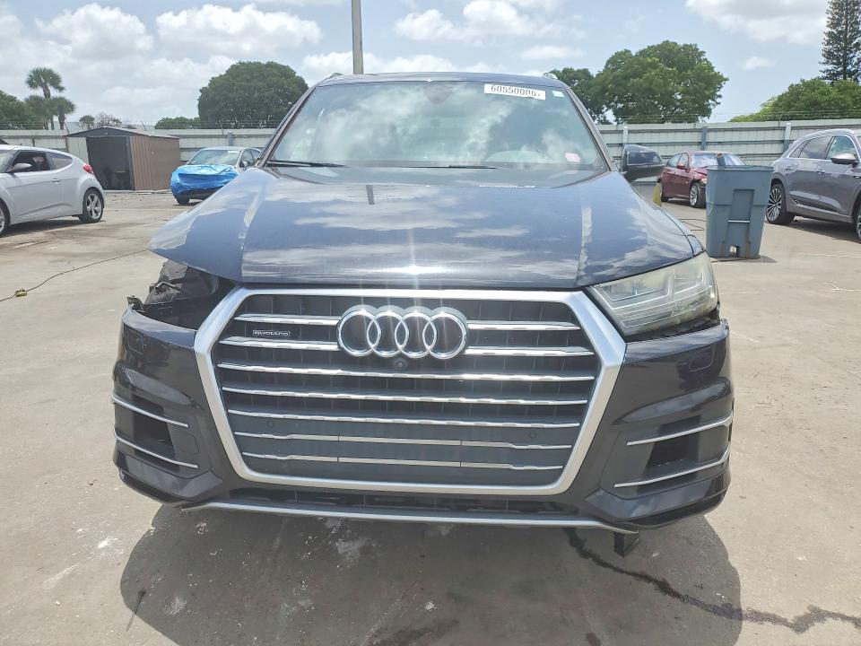 2017 Audi Q7 VIN WA1LAAF71HD049632 COPART salvage auction — SIDE, FL - CERT OF TITLE SLVG REBUILDABLE, sold $3,650 on 2026-07-22 (photo 5)