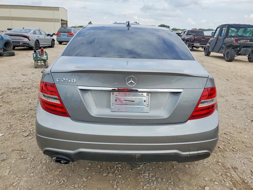 2013 Mercedes-benz C-klasse VIN WDDGF4HB0DR300591 COPART salvage auction — NORMAL WEAR, Ks - Dealer Only Clean Title, sold $100 on 2026-08-04 (photo 6)