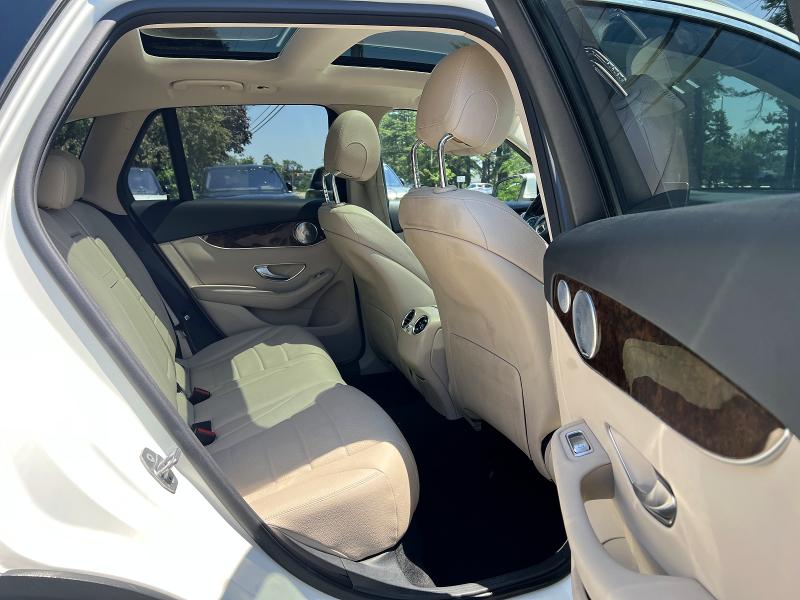 2016 Mercedes-benz Glc VIN WDC0G4KB3GF092255 COPART salvage auction — MINOR DENT/SCRATCHES, Wi - Certificate Of Title (P), sold $9,900 on 2026-07-17 (photo 6)