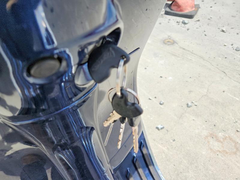 2015 Vespa Primavera VIN ZAPC536B4F5100184 COPART salvage auction — MINOR DENT/SCRATCHES, Fl - Certificate Of Title, sold $375 on 2026-07-27 (photo 8)