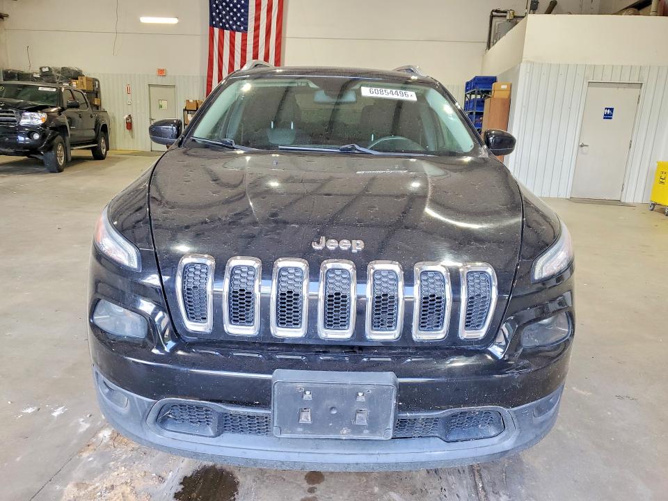 2018 Jeep Cherokee VIN 1C4PJLCB4JD587436 COPART salvage auction — MINOR DENT/SCRATCHES, TX - CERTIFICATE OF TITLE, sold $2,000 on 2026-07-27 (photo 5)